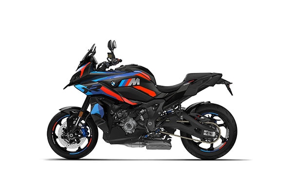 m1000xr-2024-P0N3S-600x360-1698310867545